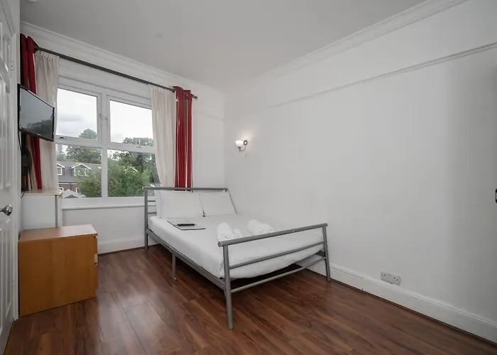 Flexistay Norbury Aparthotel London